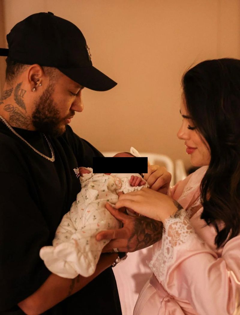 Neymar este tată pentru a doua oară. Fotbalistul este în culmea fericirii. Are o fetiță