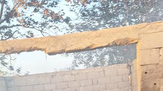 FOTO-Incendiu de proporții &icirc;n județul Dolj. Mai multe case au fost cuprinse de flăcări, iar patru persoane au fost intoxicate cu fum