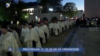 VIDEO - Procesiune cu 20.000 de credincioși. Moaștele Sfintei Parascheva a fost purtată pe umeri de 8 preoți pe străzile Iașiului