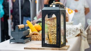 Un bărbat din Cluj a plătit 1.000 de lei pe un kurtos de aur.  Banii str&acirc;nși au fost donați unei organizații