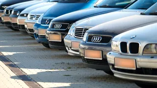 Mașini de lux scoase la vânzare de ANAF. Cum poți să îți iei un BMW cu 3.000 lei sau un Opel cu 2.000 lei