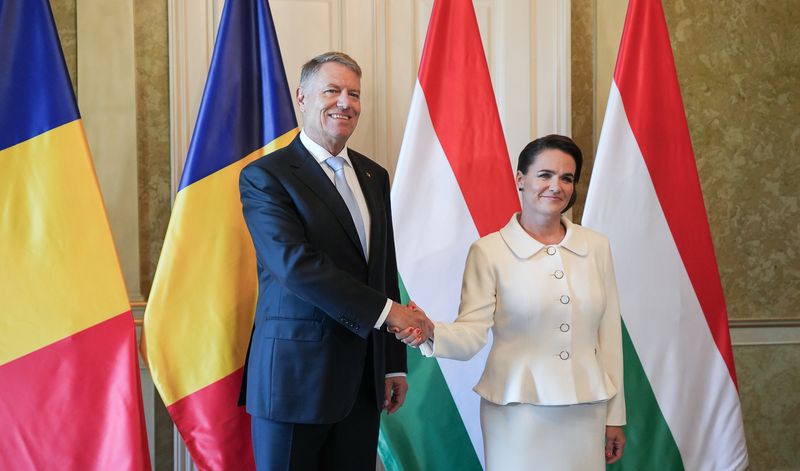 Klaus Iohannis, mesaj după vizita în Ungaria: „Suntem deschiși să sprijinim investițiile ungare pe tot teritoriul țării noastre. Vom încuraja companiile să investească în Ungaria”