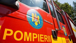 Incendiu &icirc;n Portul Constanța. O bandă transportatoare și un buncăr pe o suprafaţă totală de 2.000 mp au fost cuprinse de flăcări