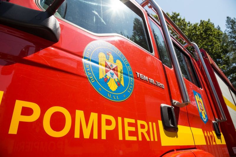 Incendiu în Portul Constanța. O bandă transportatoare și un buncăr pe o suprafaţă totală de 2.000 mp au fost cuprinse de flăcări