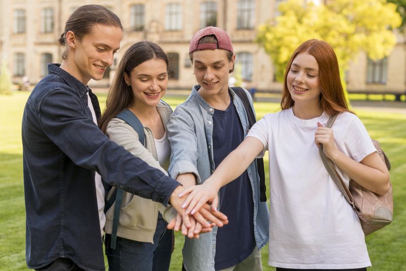 Tinerii de 16 ani din Malta ar putea deveni primari. Cum se întâmplă acest lucru: „Şedinţa consiliului a fost amânată. Primarul a trebuit să-şi aştepte mama să-l aducă la serviciu”