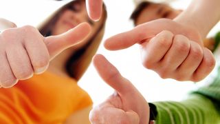 Tinerii de 16 ani din Malta ar putea deveni primari. Cum se &icirc;nt&acirc;mplă acest lucru: &bdquo;Şedinţa consiliului a fost am&acirc;nată. Primarul a trebuit să-şi aştepte mama să-l aducă la serviciu&rdquo;