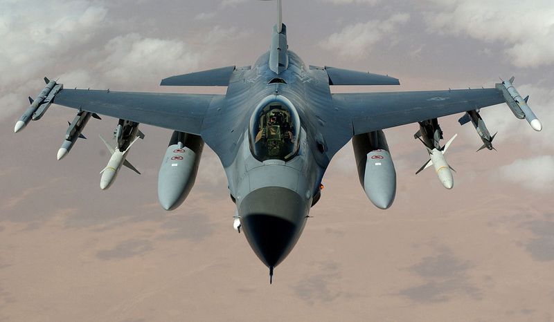 Avion F-16