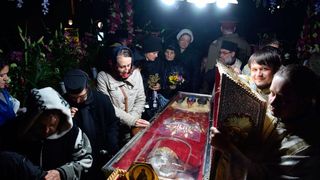 Ce minuni a făcut Sfânta Parascheva la Iași