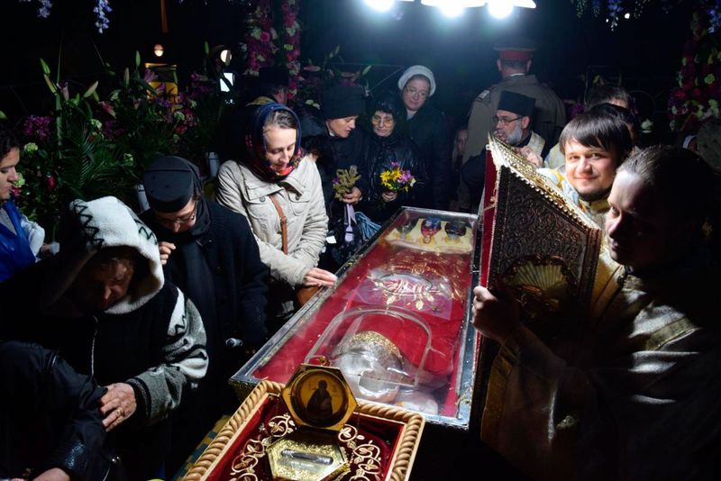 Ce minuni a făcut Sfânta Parascheva la Iași