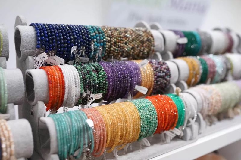 Povestea Stonemania Bijou: Pasiune, autenticitate și frumusețe