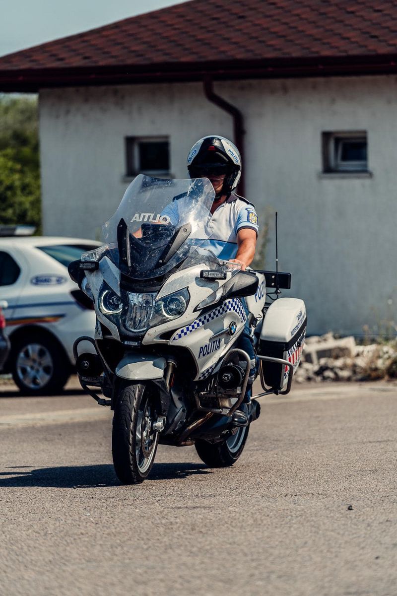 Percheziții la Brașov, la sediul unei școli particulare și cel al unei fundaţii