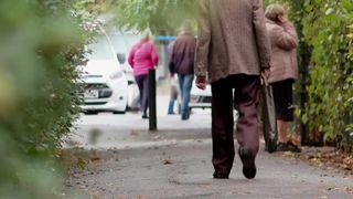 Ce cumpără un pensionar cu 100 de lei?