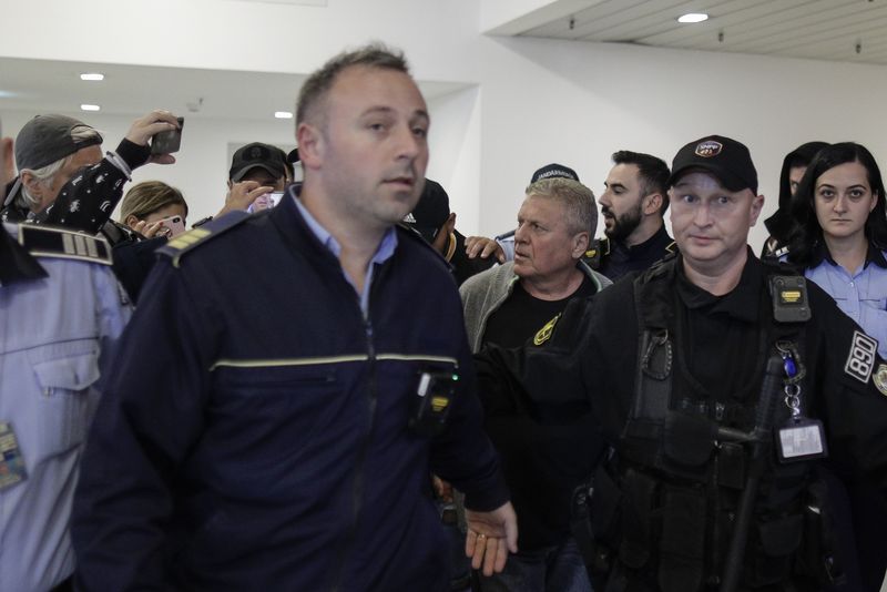 Dorin Lazăr Maior, condamnat definitiv pentru cumpărare de influență, a fost adus în țară