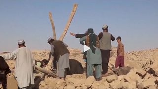 Patru cutremure devastatoare au lovit Afganistanul în ultima săptămână. Ce se întâmplă?