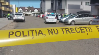 VIDEO- Imagini video cu momentul în care profesoara din Timiș este înjunghiată în fața blocului, ziua în amiaza mare