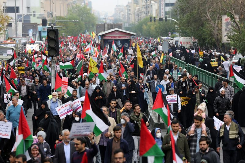 În acest moment situația din Israel este în continuare foarte tensionată. De altfel, în Europa au loc tot felul de alerte cu bombă și atacuri. 