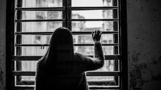 Se poate, vă rugăm, să schimbați și poza, să nu se&nbsp;vadă&nbsp;fața?