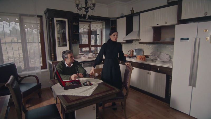 Un nou episod din serialul  “Melek”, joi 19 octombrie.