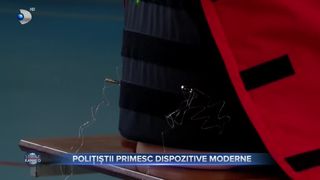 VIDEO- Polițiștii primesc dispozitive moderne. "Agresorul poate fi &icirc;ncătușat &icirc;n condiții de siguranță"