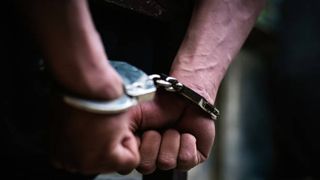 Judecătoarea care se droga alături de traficanți, &icirc;ncă o lovitura &icirc;n spatele gratiilor. Iubitul ei, care făcea parte din rețea, a fost arestat preventiv