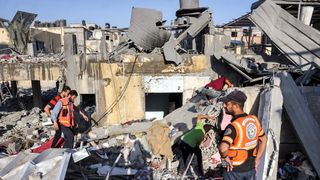 Tirurile de rachete din Gaza către Israel au continuat noaptea trecută, pe măsură ce tensiunile cresc.