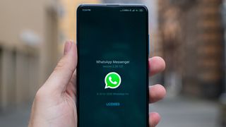 O nouă funcție WhatsApp le permite utilizatorilor să se conecteze pe două conturi &icirc;n același timp. Ce trebuie să știi