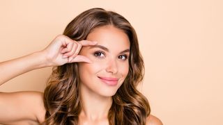 Liftingul spr&acirc;ncenelor: cum &icirc;ți poate re&icirc;ntineri aspectul această procedură?