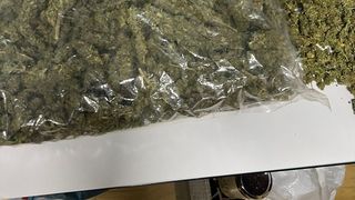 Trafic și consum de droguri