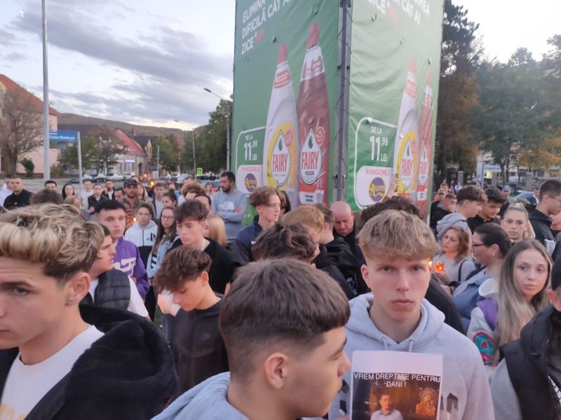 VIDEO- Sute de persoane s-au rugat pentru Dani Borgovan. Sportivul a fost găsit inconștient într-o scară de bloc