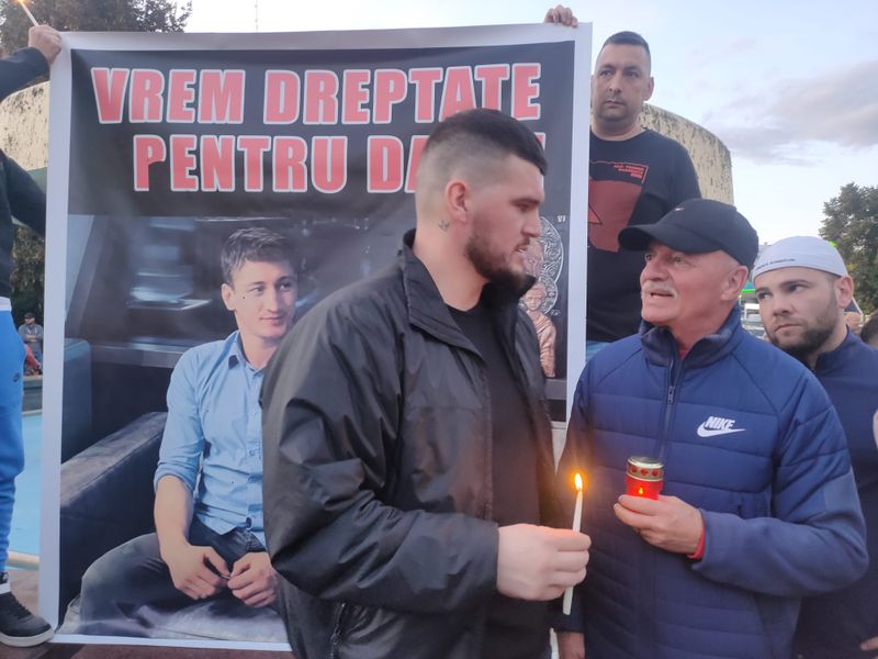 VIDEO- Sute de persoane s-au rugat pentru Dani Borgovan. Sportivul a fost găsit inconștient într-o scară de bloc