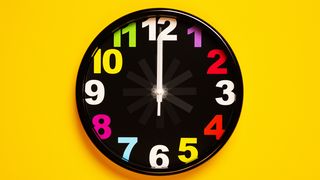 Ora de iarnă 2023: Cea mai lungă zi din an pe 29 octombrie! Românii vor da ceasurile înapoi cu o oră și ziua va avea 25 de ore