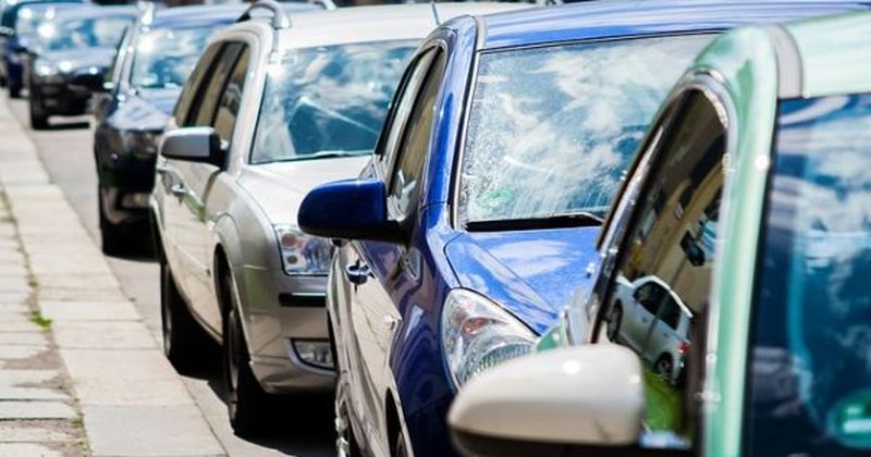 O nouă lege a intrat în vigoare: Șoferii care parchează pe locuri necorespunzătoare riscă amenzi de până la 10.000 de lei