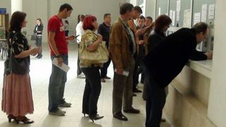 Ministerul Afacerilor Interne a făcut anunțul. Rom&acirc;nii mai au de așteptat p&acirc;nă c&acirc;nd vor primi buletinele cu cip