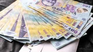 Cum au reușit doi elevi din România, cu mediile 1,97 și 4,59, să ia bursă pentru „merite deosebite la învățătură”. Explicația este simplă