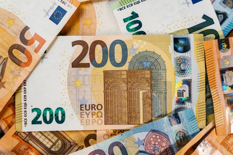 Curs valutar BNR 25 octombrie 2023: Evoluție surprinzătoare pe piața valutară