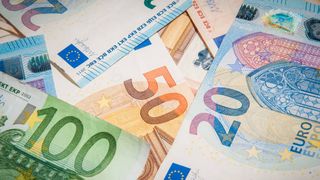 Curs valutar BNR 25 octombrie 2023: Evoluție surprinzătoare pe piața valutară