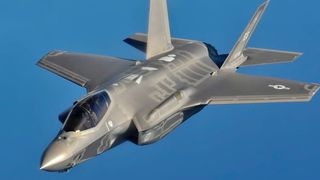 Armata Rom&acirc;nă cumpără avioane de luptă &icirc;n plin val de războaie - Cea mai scumpă achiziție din istoria țării