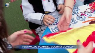 VIDEO - Festivalul Toamnei, bucuria copiilor. Evenimentul devenit tradiție &icirc;ntr-o grădiniță din Capitală a reunit zeci de părinți