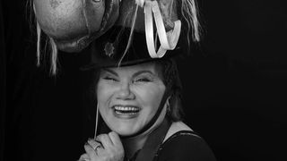 Natașa Raab, una dintre cele mai iubite actrițe ale teatrului și filmului românesc este condusă pe ultimul drum de cei pentru care ea a însemnat atât de mult. Înainte de toate, cortegiul va face o oprire la Teatrul Național ”Marin Sorescu”.