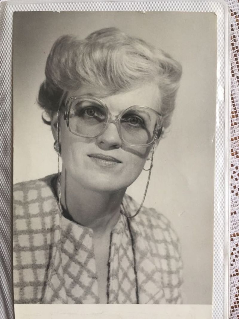 Angelica Tăbăcaru a lucrat în învățământul românesc aproximativ 47 de ani, iar acum își dorește în continuare să-i ajute pe copiii instituționalizați să nu abandoneze școala.