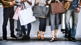 Valoarea coșului minim de consum în România, în anul 2023, a crescut. Acestea sunt sumele de care avem nevoie pentru a trăi decent în fiecare lună