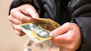 Salariile pe care le au angajații din armată. C&acirc;t &icirc;ncasează lunar un maior?