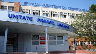 Managerul Spitalului Județean Brăila a demisionat după ce un pacient a fost găsit decedat lângă gard. Fiul bărbatului face acuzații: „Starea tatălui meu s-a deteriorat pe parcursul perioadei în care a stat în spital”