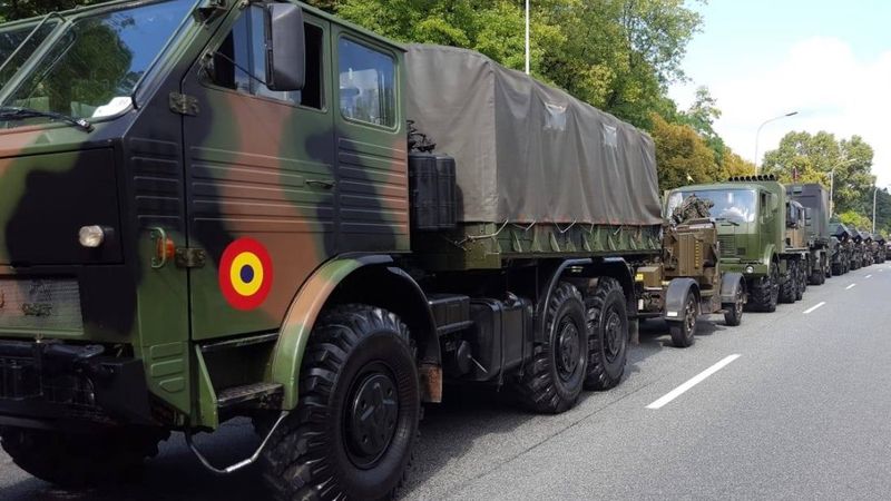 Accident rutier Iași: O mașină militară a lovit un autoturism care nu a acordat prioritate