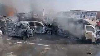 &Icirc;ntr-un videoclip oamenii se &icirc;mbulzesc, iar pe fundal se aud țipete de disperare.