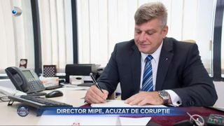 VIDEO- Un director din minister este acuzat de coruptie: "Uită-te &icirc;n ochii mei albaștri că totul o să fie bine"
