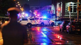 Zeci de focuri de armă au fost trase la o petrecere de Halloween în Ybor City Tampa. Cel puțin opt persoane au avut nevoie de îngrijiri medicale.