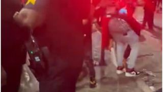 Incidentul șocant a avut loc în Ybor City, un cartier din Tampa, Florida în jurul orei 3 dimineața.