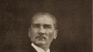 Mustafa Kemal Ataturk a plasat Turcia pe calea secularismului