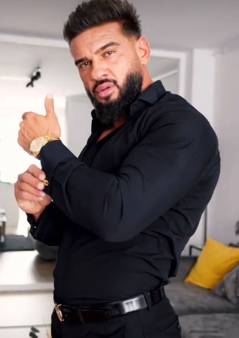 Dorian Popa ar fi fost prins sâmbătă dimineață sub influența canabisului, în timpul unui control de rutină. Influencerul nu a oferit clarificări în acest sens.